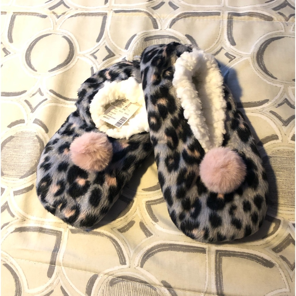 NWT Maurices Slippers M-7/8